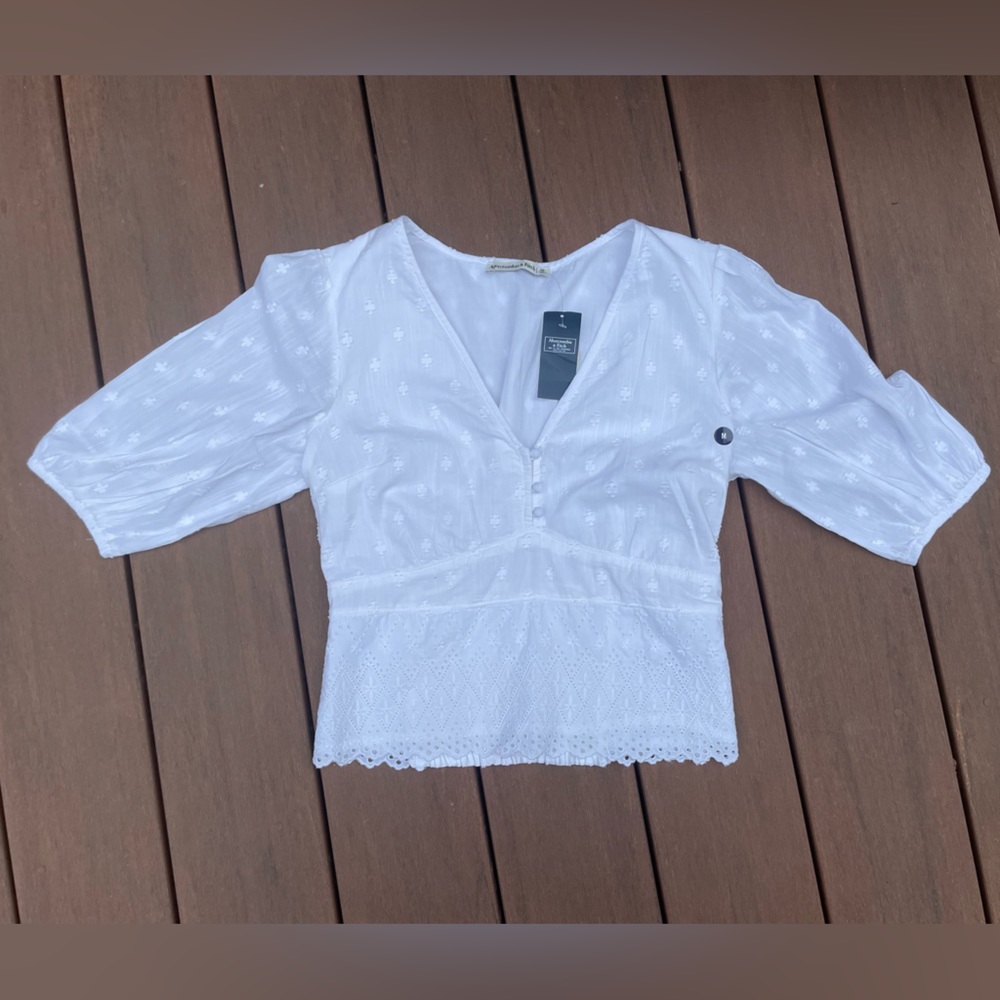 Abercrombie and Fitch white mid sleeve blouse